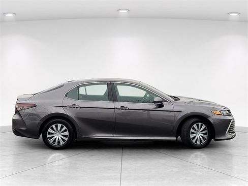 Used 2023 Toyota Camry LE image 3