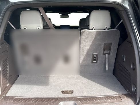 Used 2023 GMC Yukon SLT image 13