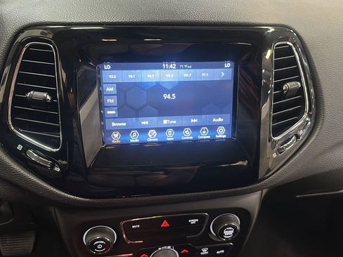 Used 2019 Jeep Compass Latitude AWD/4WD image 20