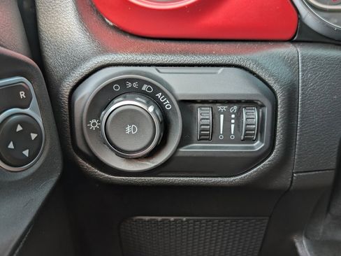 Used 2021 Jeep Wrangler Unlimited Rubicon w/ Xtreme Recon 35" Tire Package image 37