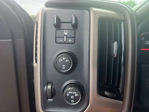 Used 2016 GMC Sierra 2500 Denali w/ Duramax Plus Package AWD/4WD image 43