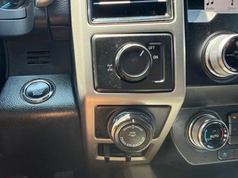 Used 2019 Ford F150 Lariat w/ Equipment Group 502A Luxury RWD image 28