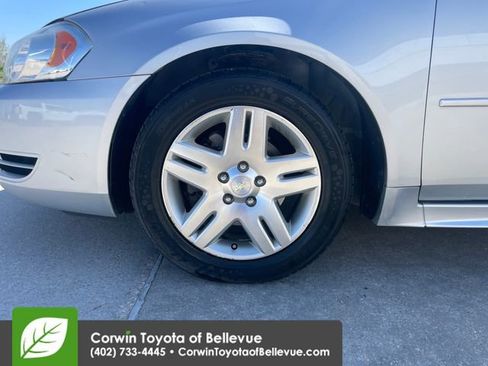 Used 2014 Chevrolet Impala LT w/ LT Sunroof Package FWD image 25