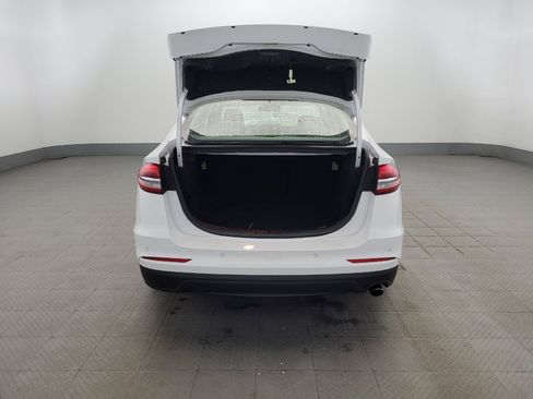 Used 2020 Ford Fusion SE FWD image 29