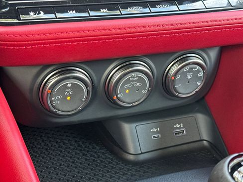 Used 2024 Nissan Z Performance w/ Floor Mat Package image 18