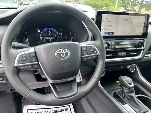 Used 2026 Toyota Grand Highlander FWD image 26