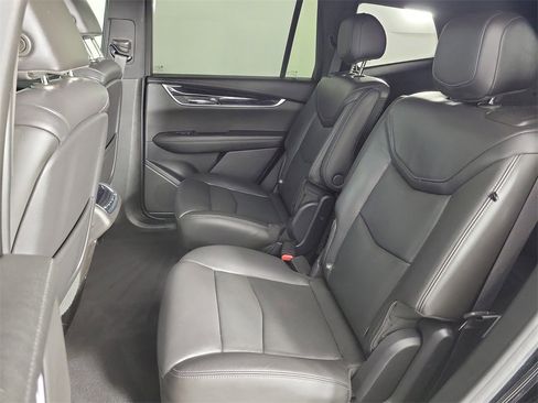 Used 2020 Cadillac XT6 Premium Luxury image 12