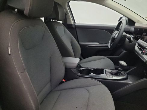 Used 2025 Kia K4 FWD image 21