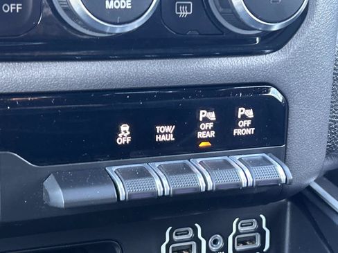 Used 2022 RAM 1500 Big Horn AWD/4WD image 28
