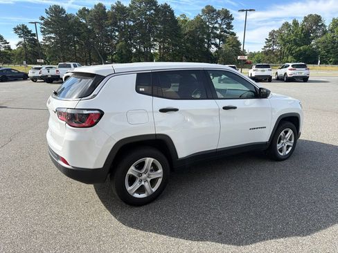 Used 2023 Jeep Compass Sport AWD/4WD image 8