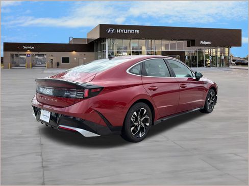 Used 2025 Hyundai Sonata SEL FWD image 9
