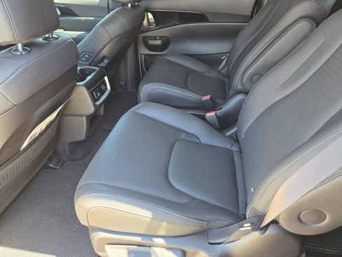Used 2026 Kia Carnival SX Prestige FWD image 21