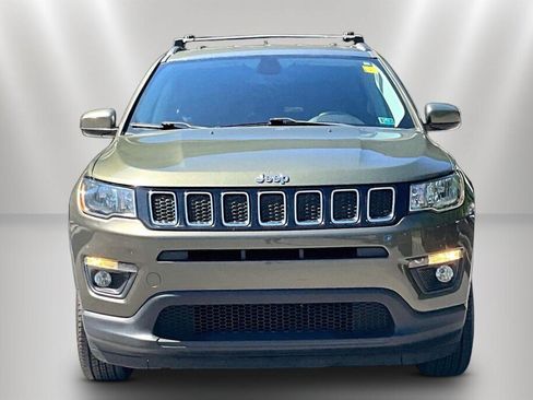 Used 2018 Jeep Compass Latitude AWD/4WD image 2