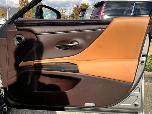 Used 2019 Lexus ES 350 image 19