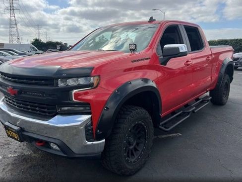 Used 2021 Chevrolet Silverado 1500 LT image 1