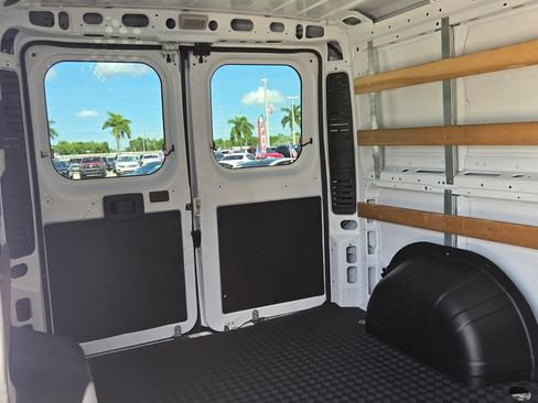 Used 2025 RAM ProMaster 2500 w/ U-Haul Equipment Group FWD image 16