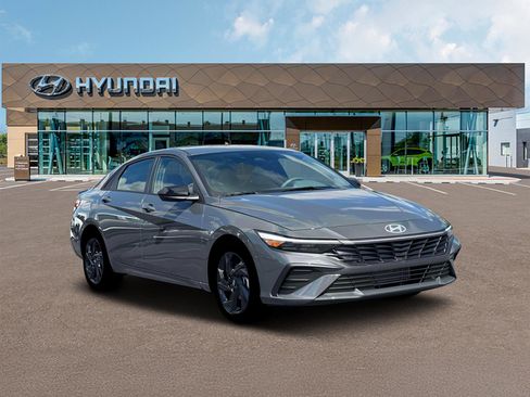 New 2026 Hyundai Elantra Sport FWD image 11