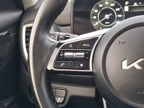 Certified 2024 Kia Seltos EX image 9