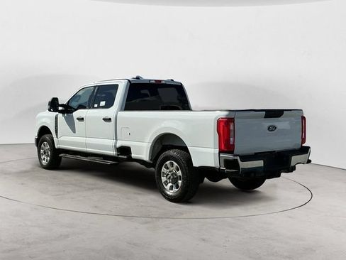 Used 2024 Ford F350 XLT AWD/4WD image 3