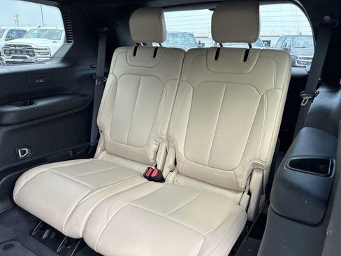 Used 2023 Jeep Grand Cherokee L Limited w/ Luxury Tech Group II AWD/4WD image 24