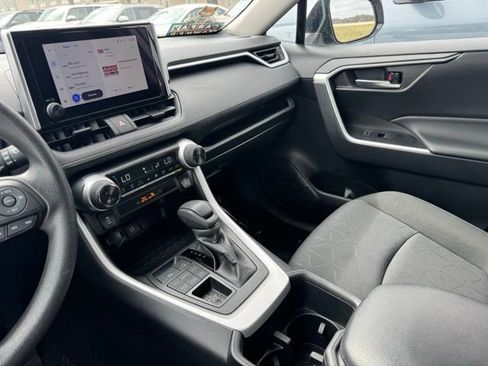 Used 2025 Toyota RAV4 XLE image 17