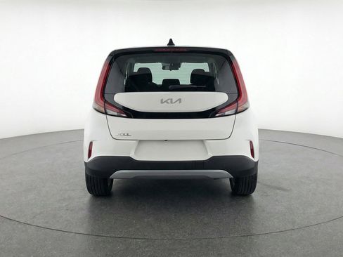Used 2025 Kia Soul LX w/ LX Technology Package FWD image 7
