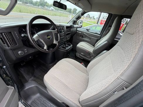 Used 2017 Chevrolet Express 3500 LT w/ LT Preferred Equipment Group RWD image 9