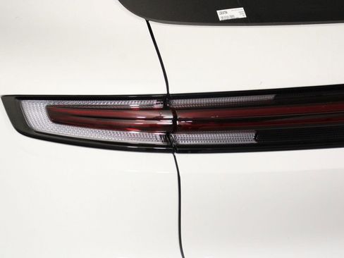 Certified 2025 Porsche Cayenne S image 21