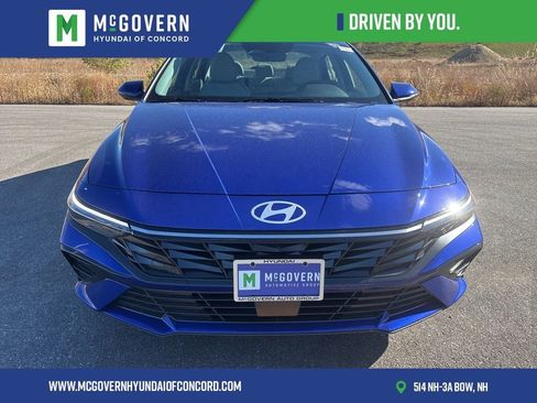 New 2025 Hyundai Elantra Limited FWD image 7