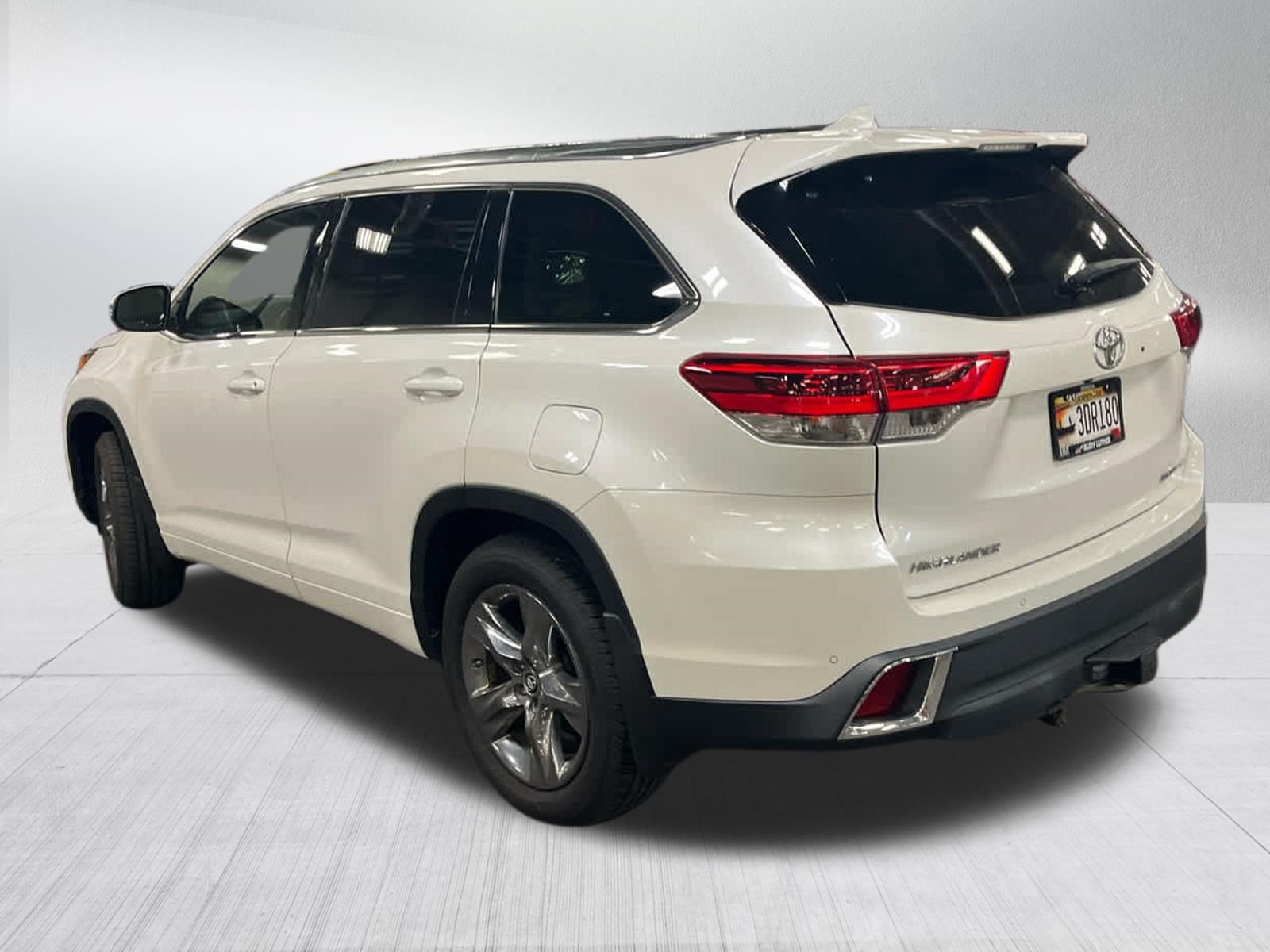 Used 2018 Toyota Highlander Limited Platinum AWD/4WD image 4