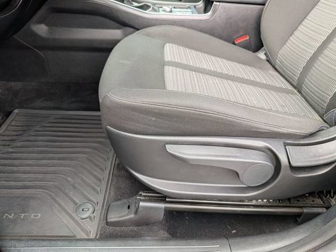 Used 2021 Kia Sorento LX FWD image 17
