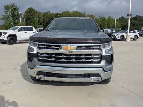 Used 2025 Chevrolet Silverado 1500 LTZ AWD/4WD image 9