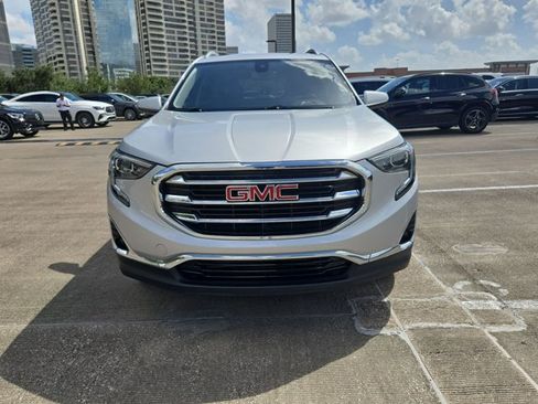 Used 2019 GMC Terrain SLT w/ Preferred Package FWD image 2