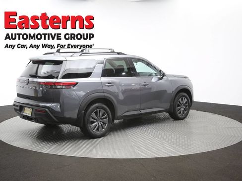 Used 2023 Nissan Pathfinder SV w/ SV Premium Package AWD/4WD image 45
