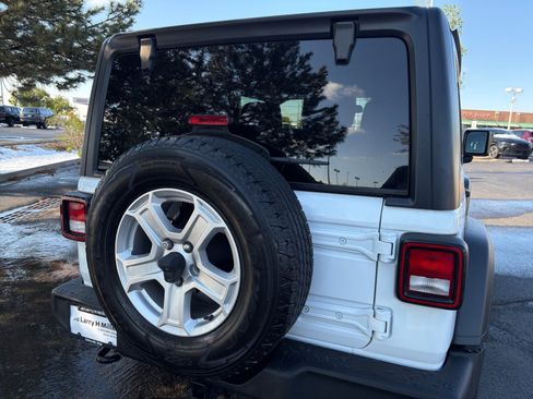 Used 2019 Jeep Wrangler Sport AWD/4WD image 27