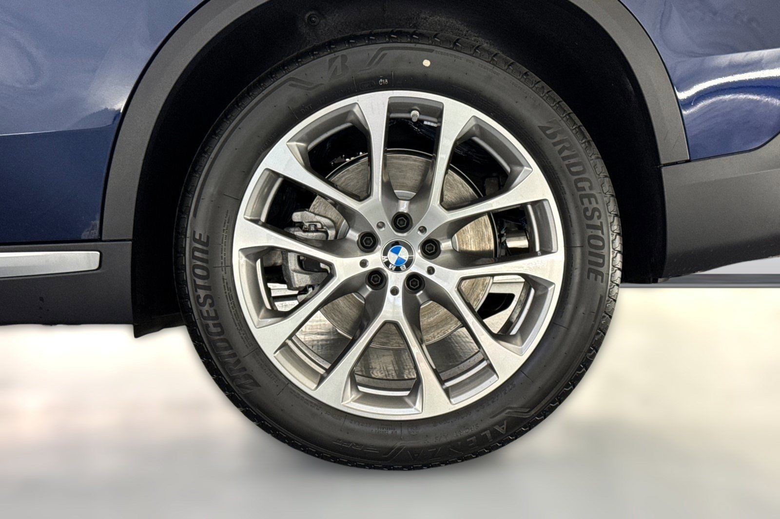 Used 2026 BMW X5 xDrive40i w/ Climate Comfort Package AWD/4WD image 12