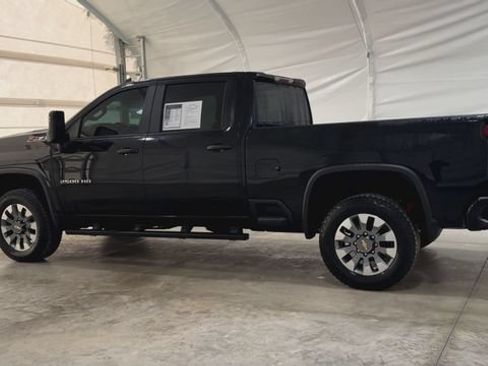 Used 2024 Chevrolet Silverado 2500 Custom w/ Custom Convenience Package AWD/4WD image 2