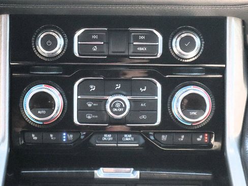 Used 2021 GMC Yukon Denali image 17