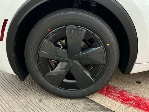 New 2026 Toyota Prius LE image 8