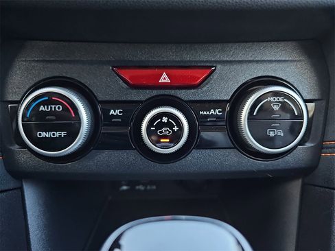 Used 2023 Subaru Crosstrek 2.0i Premium image 22