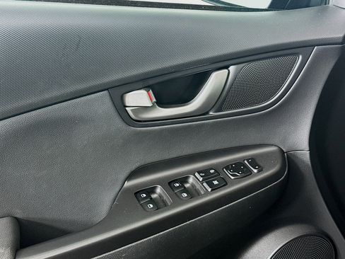 Used 2018 Hyundai Kona Limited FWD image 15