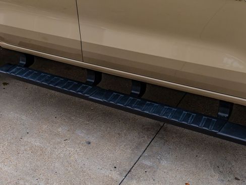 Used 2023 Chevrolet Colorado Trail Boss w/ Technology Package image 13