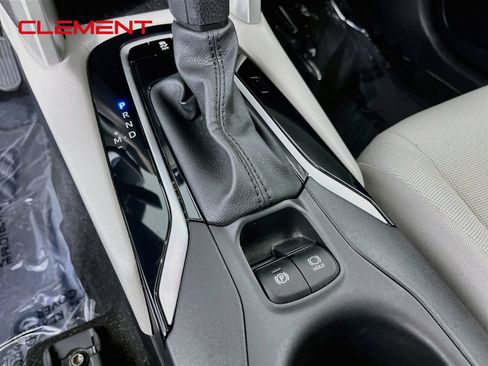 Used 2024 Toyota Corolla Cross L FWD image 22