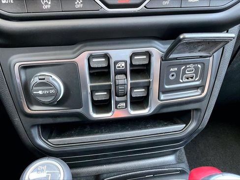 Used 2021 Jeep Gladiator Overland AWD/4WD image 26