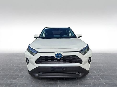 Used 2022 Toyota RAV4 XLE Premium AWD/4WD image 2