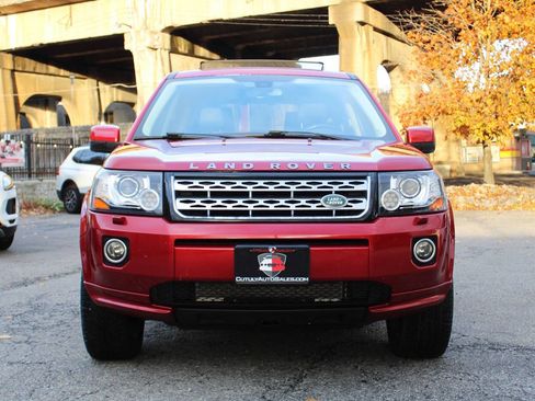 Used 2014 Land Rover LR2 HSE image 2