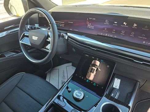 New 2026 Cadillac Escalade Luxury w/ Touring Package AWD/4WD image 11