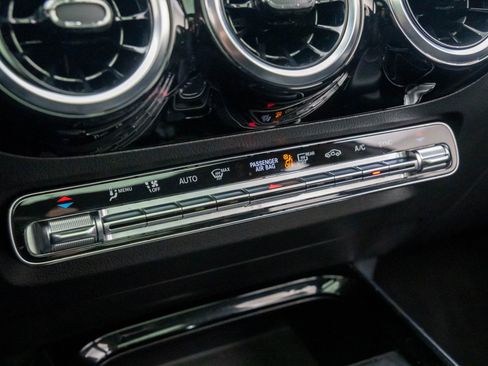 Used 2021 Mercedes-Benz GLA 250 4MATIC image 26