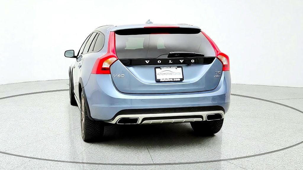 Used 2018 Volvo V60 T5 Cross Country w/ Convenience Package AWD/4WD image 6