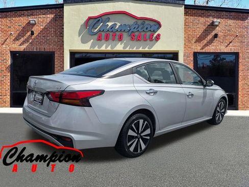 Used 2021 Nissan Altima 2.5 SV FWD image 4